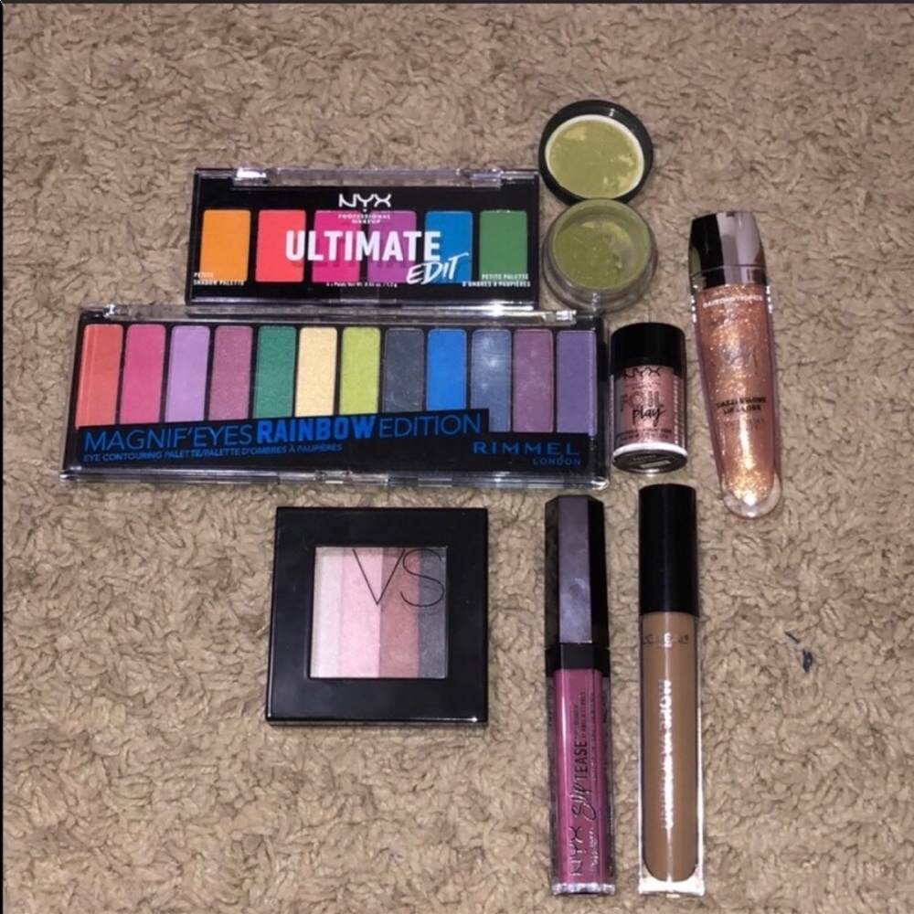 Makeup & Makeup Bag Bundle NWOT